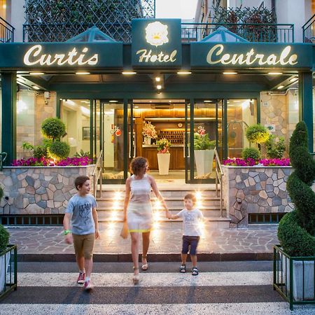 Hotel Curtis Centrale Алассио Экстерьер фото