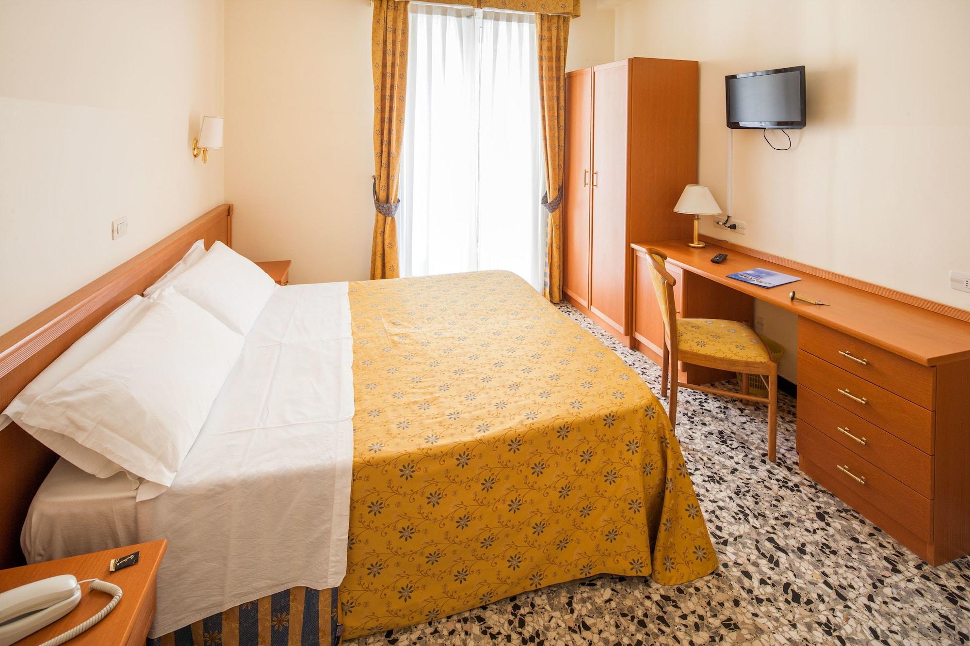 Hotel Curtis Centrale Алассио Экстерьер фото