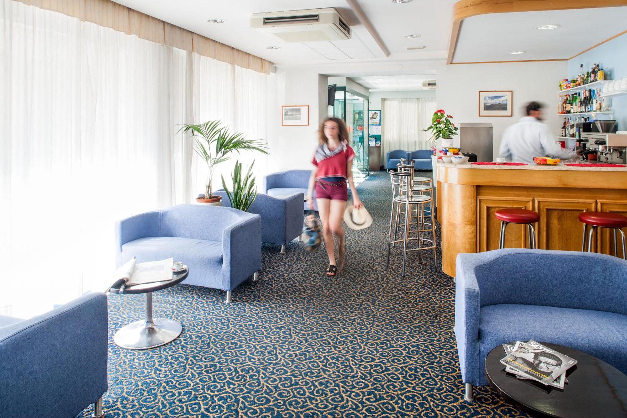 Hotel Curtis Centrale Алассио Экстерьер фото